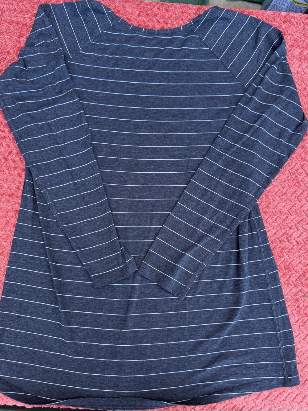 Lululemon Striped Long-Sleeve Women’s Very soft and subtle for yoga size m